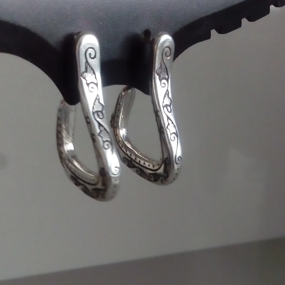 Silver hoops - Picture 3 of 4